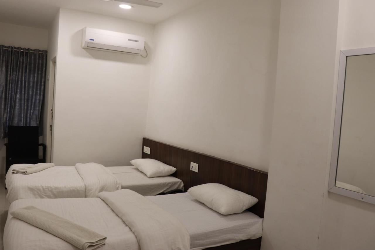 Hotel New Samrat Aurangabad  Exteriör bild