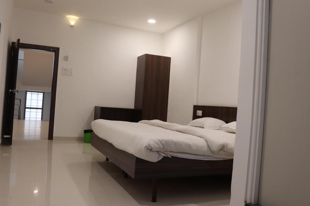 Hotel New Samrat Aurangabad  Exteriör bild