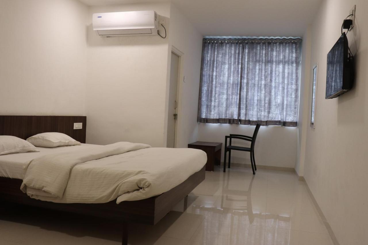 Hotel New Samrat Aurangabad  Exteriör bild