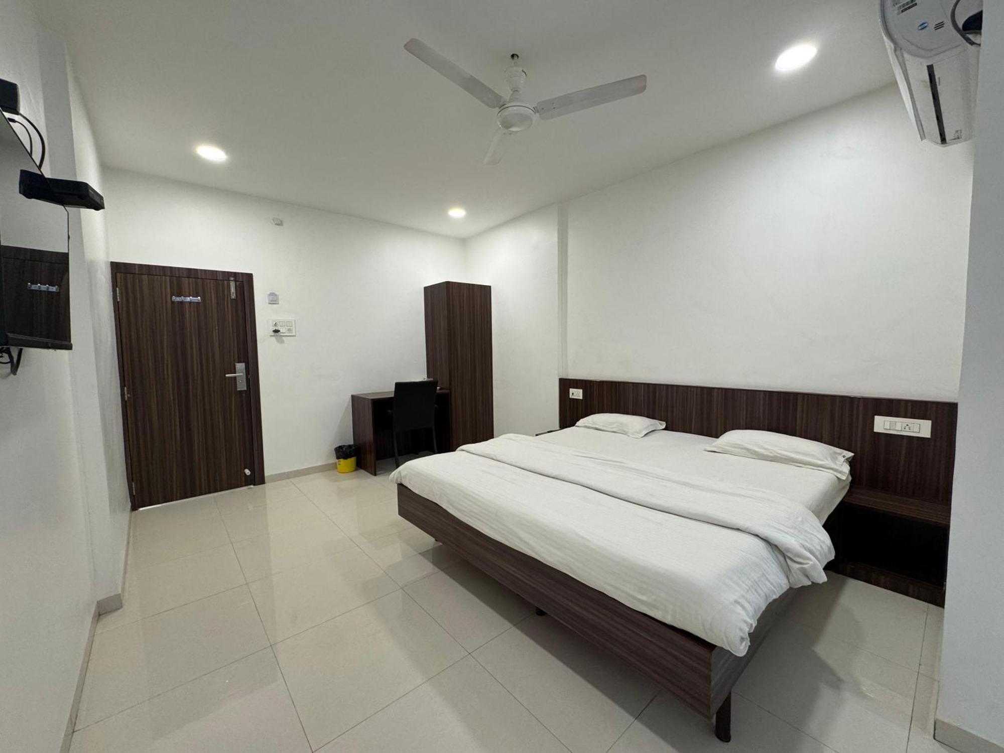 Hotel New Samrat Aurangabad  Exteriör bild