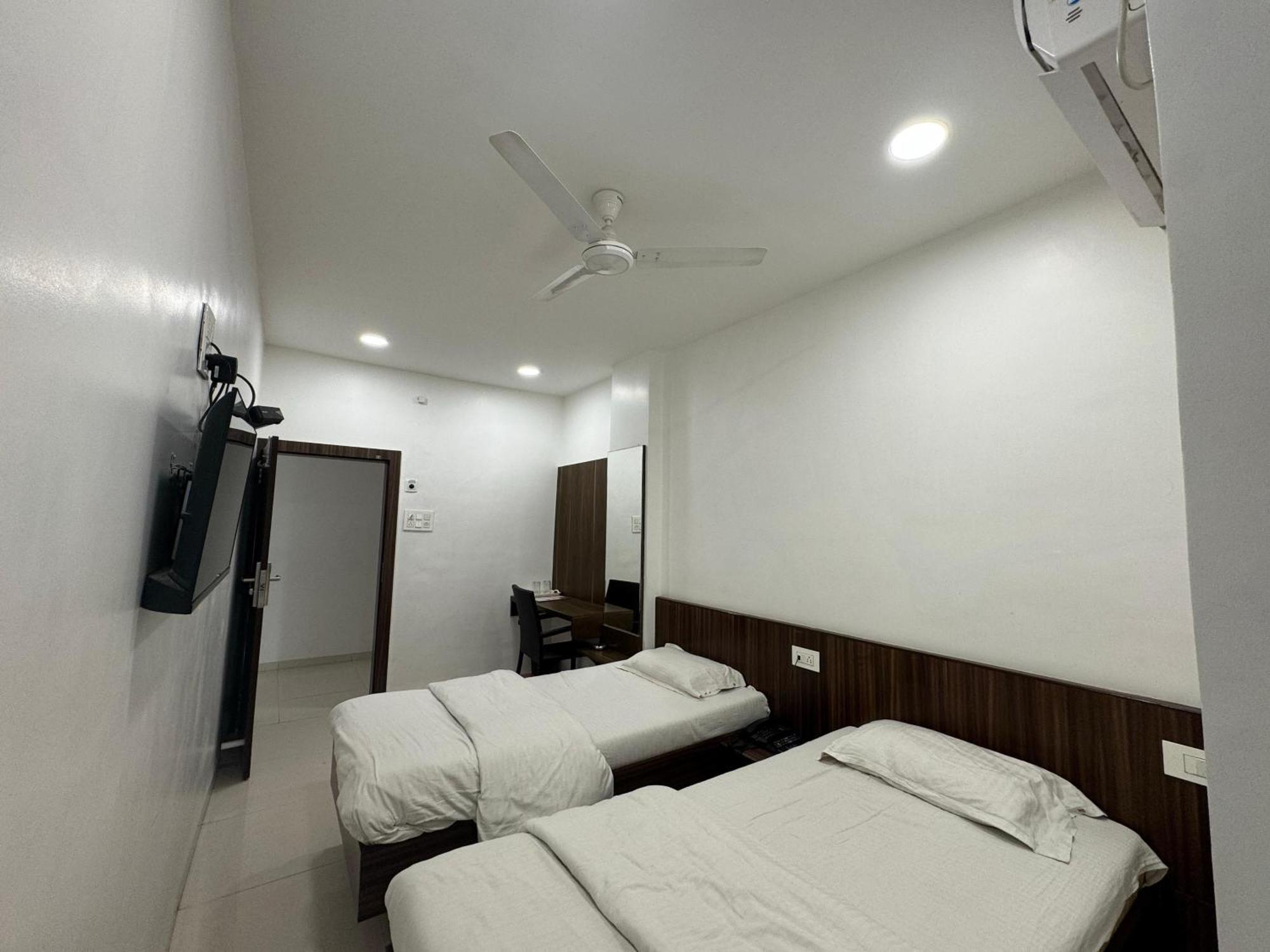 Hotel New Samrat Aurangabad  Exteriör bild