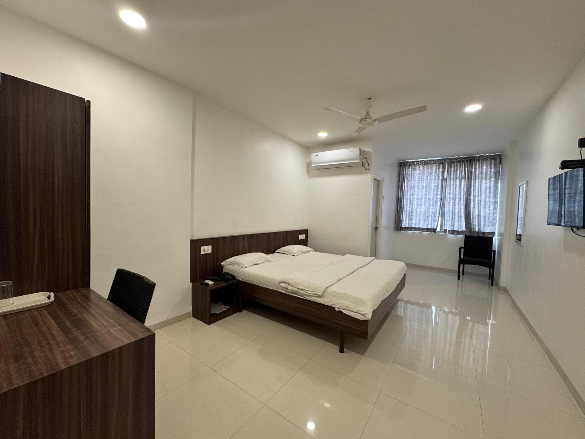 Hotel New Samrat Aurangabad  Exteriör bild