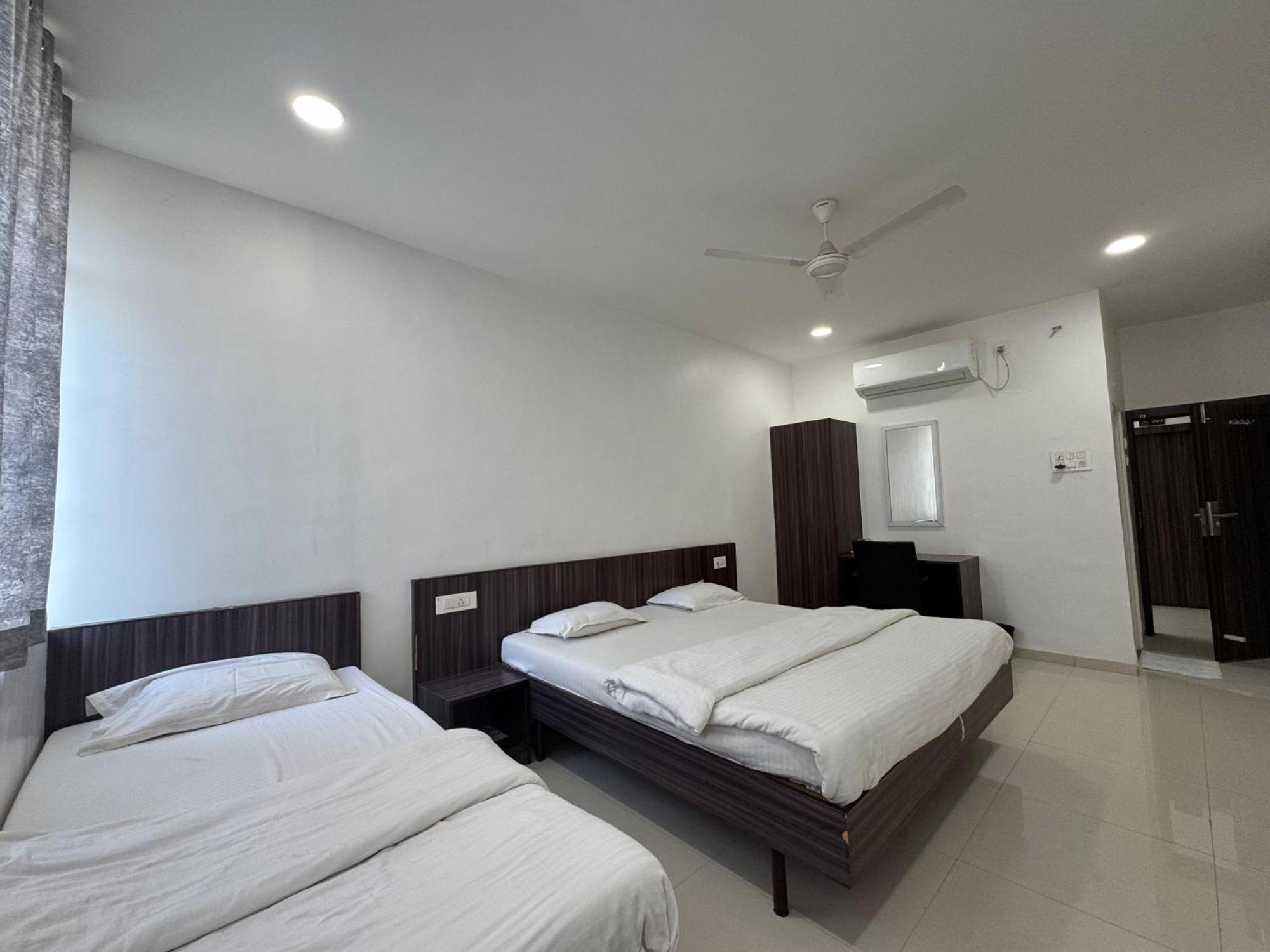 Hotel New Samrat Aurangabad  Exteriör bild