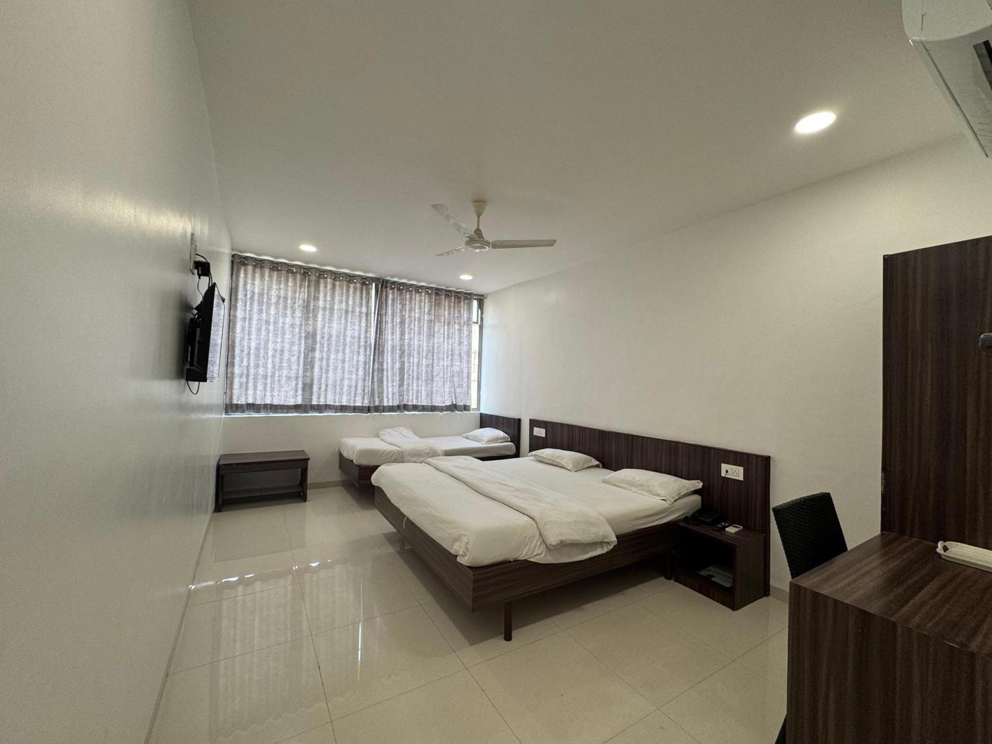 Hotel New Samrat Aurangabad  Exteriör bild