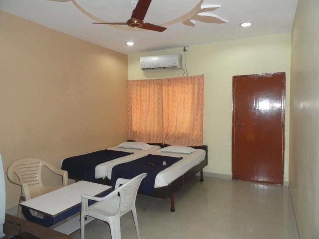 Hotel New Samrat Aurangabad  Exteriör bild